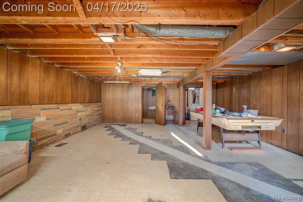 29889 Brown Court, Garden City, MI — Photo 23