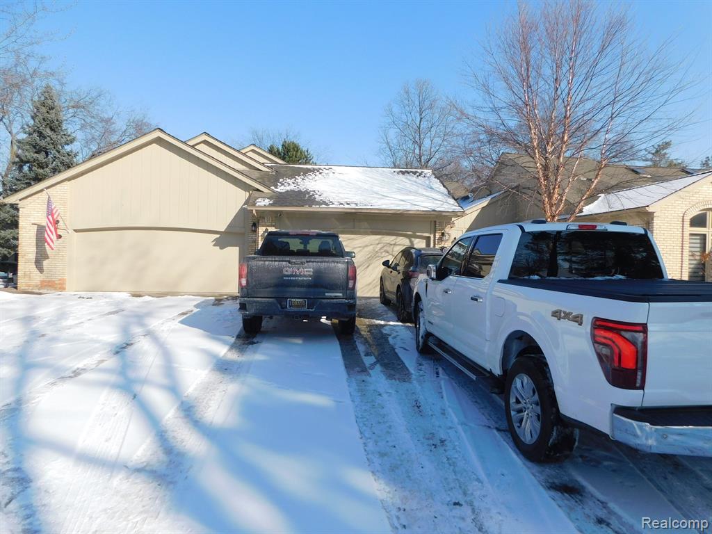 43175 W KIRKWOOD Drive, Clinton Twp, MI 48038 — Photo 3