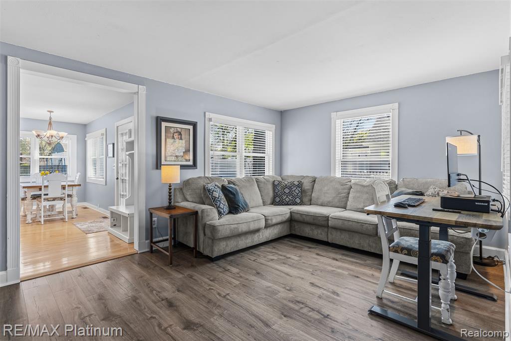 315 S West Street, Fenton, MI 48430 — Photo 9
