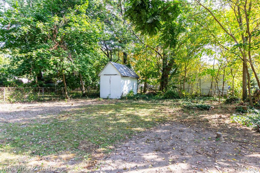 4120 Lotus Drive, Waterford, MI 48329 — Photo 31