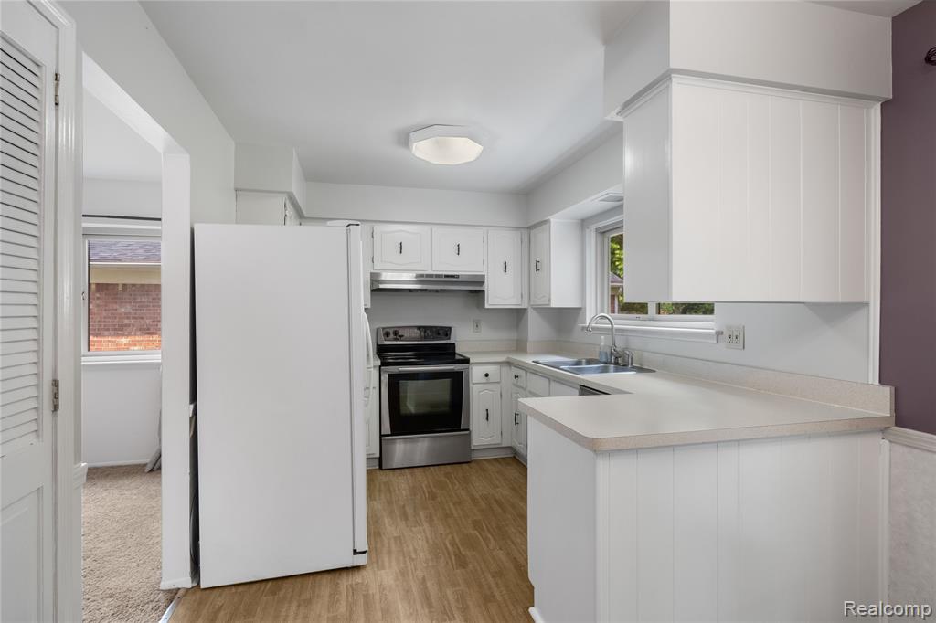 44114 Somerset Square, Canton, MI 48187 — Photo 14