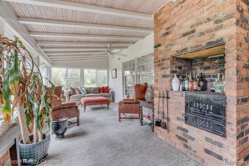 6450 Gilbert Lake Road, Bloomfield Hills, MI 48301 — Photo 8