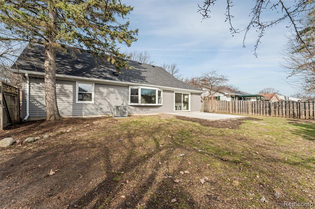 4824 Hyde Park Drive, Troy, MI 48085 — Photo 34