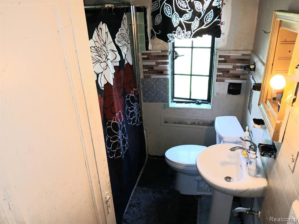 9181 PINEHURST Street, Detroit, MI 48204 — Photo 13