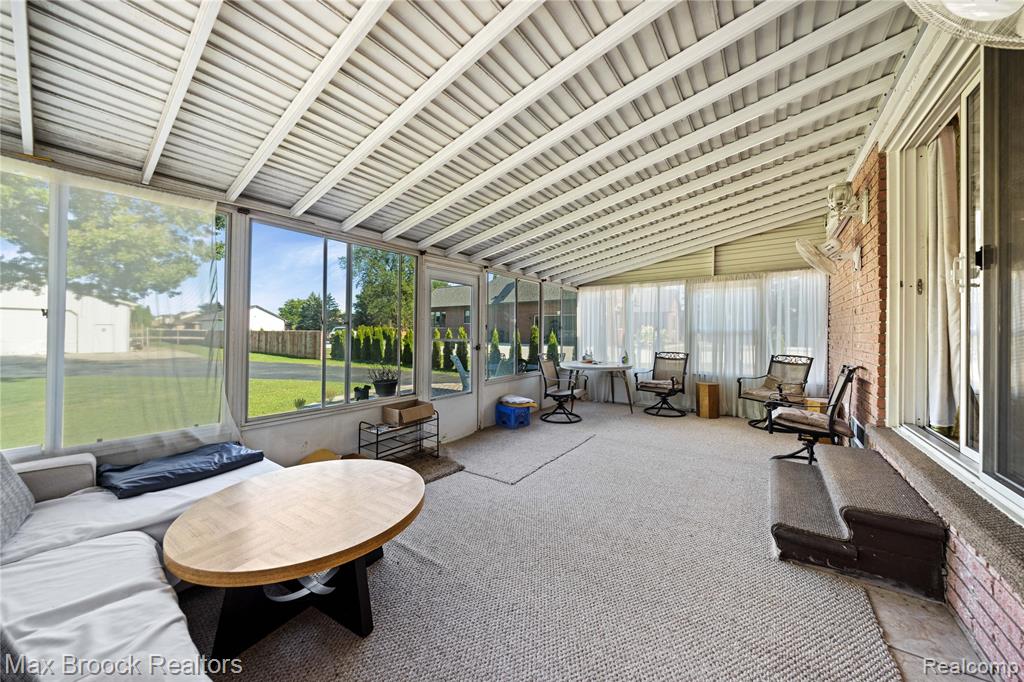41544 Dequindre Road, Sterling Heights, MI 48314 — Photo 31