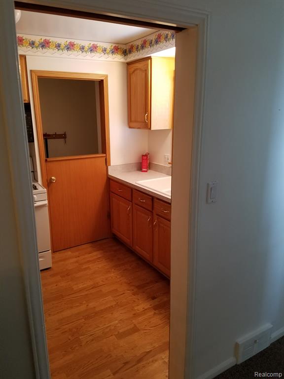 12835 W Parkway Street, Detroit, MI 48223 — Photo 14