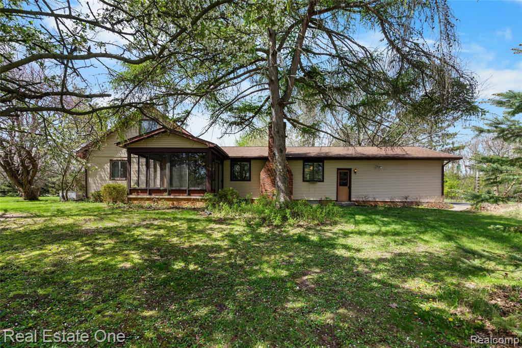 9050 Earhart Road, South Lyon, MI 48178 — Photo 45