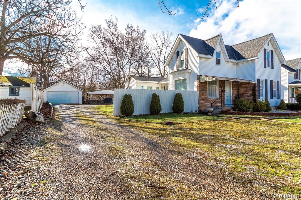 825 N Main Street, Lapeer, MI 48446 — front exterior