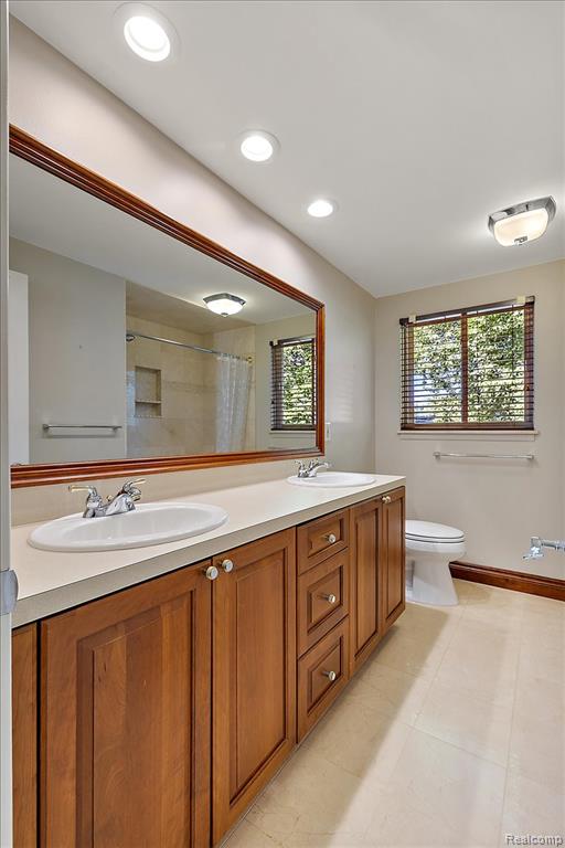 4147 Greensboro Drive, Troy, MI 48085 — Photo 39