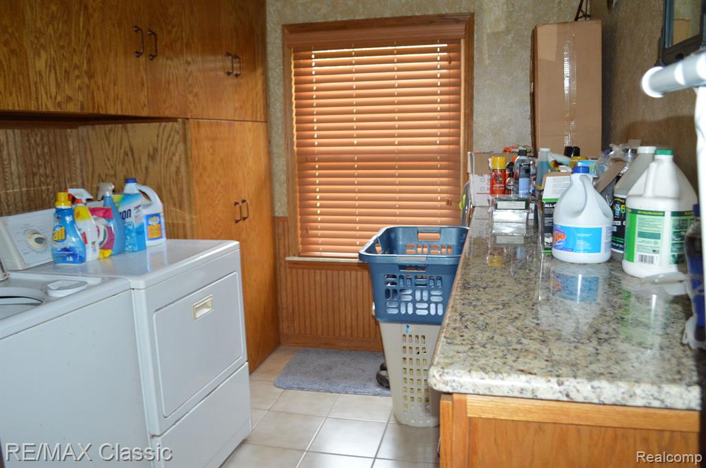 56000 9 MILE Road, South Lyon, MI 48178 — Photo 30