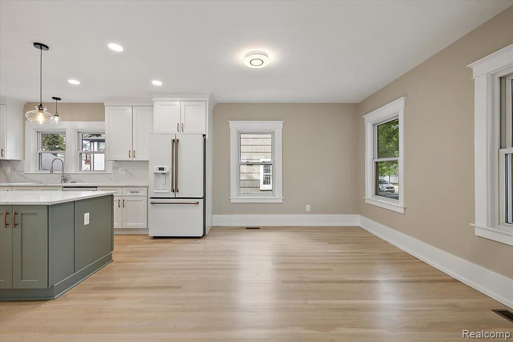 776 W LINCOLN Street, Birmingham, MI 48009 — Photo 5