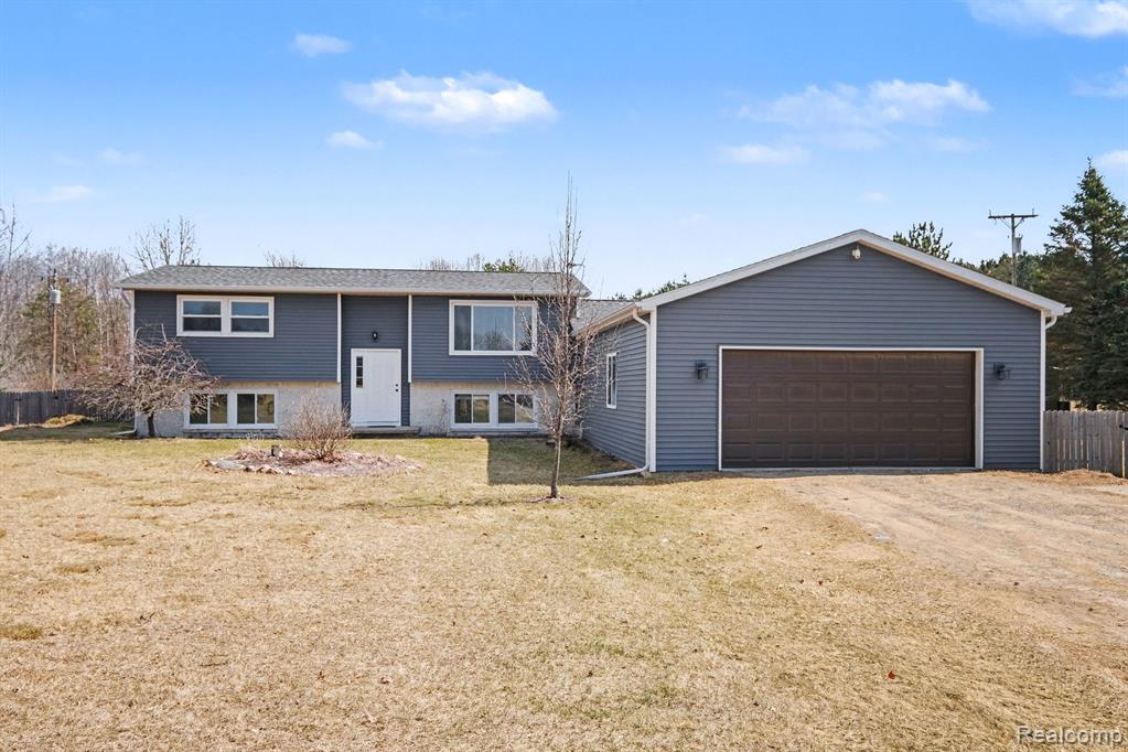 5912 Falkenbury Road, North Branch, MI 48461 — Photo 2