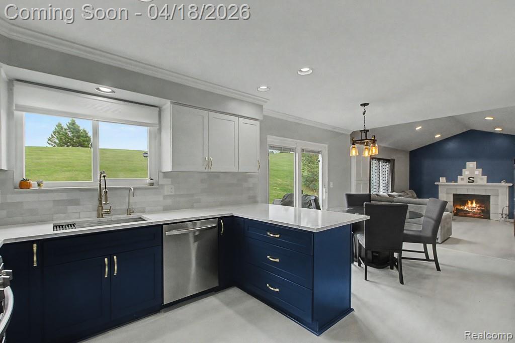 523 Dorchester Way, Milford, MI 48381 — Photo 11