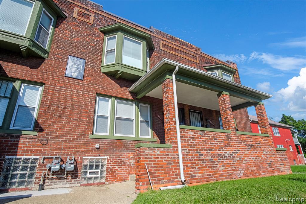 9426 John R, Detroit, MI 48202 — front exterior