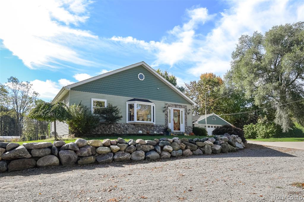2076 Seymour Lake Road, Ortonville, MI 48462 — Photo 15