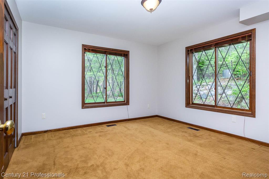 6133 Sundance Trail, Brighton, MI 48116 — Photo 31