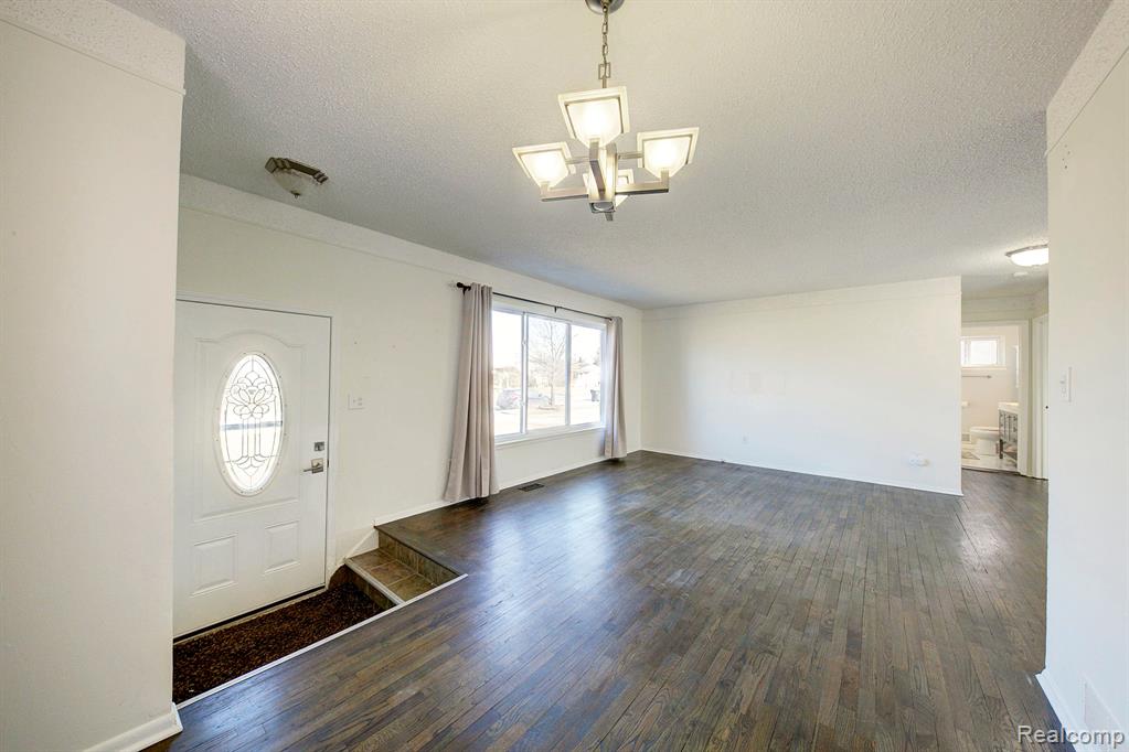718 Easley Drive, Westland, MI 48186 — Photo 7