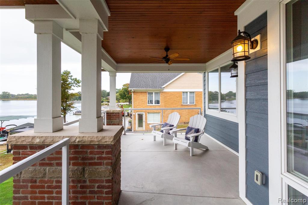 302 Tanview Drive, Oxford, MI, 48371