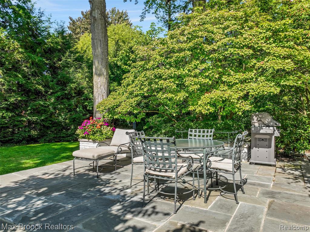 919 W Glengarry Circle, Bloomfield Hills, MI 48301 — Photo 59