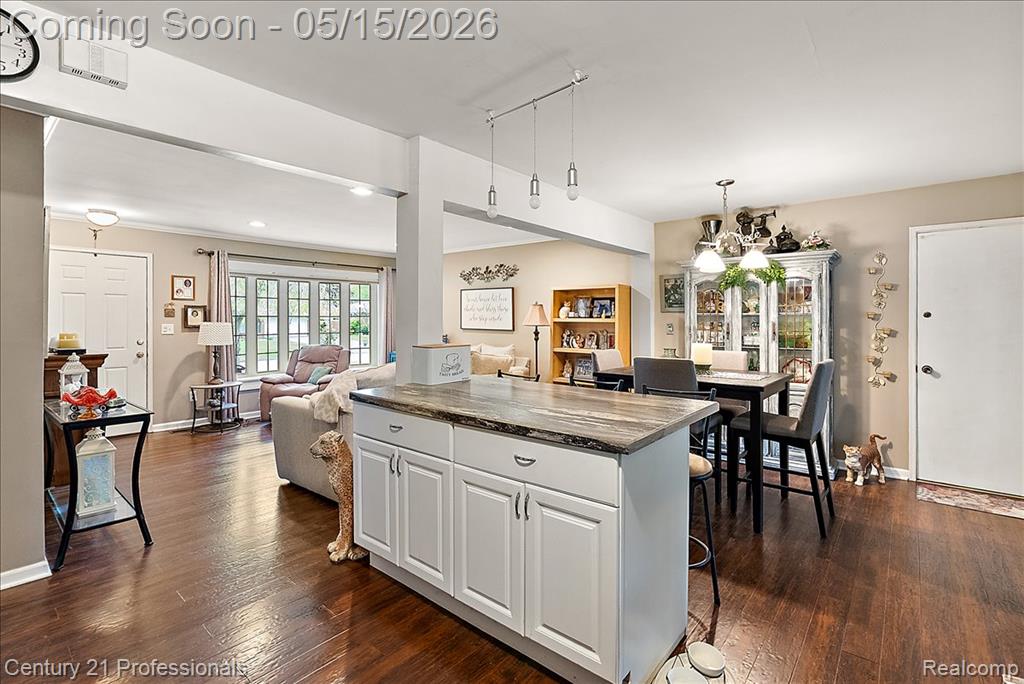 5788 Strathdon Way, Waterford, MI 48327 — Photo 8