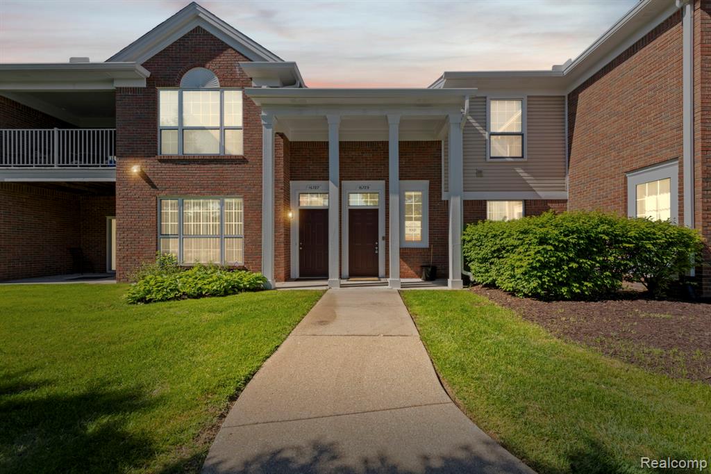 16789 Carriage Way, Northville, MI 48168 — Photo 2