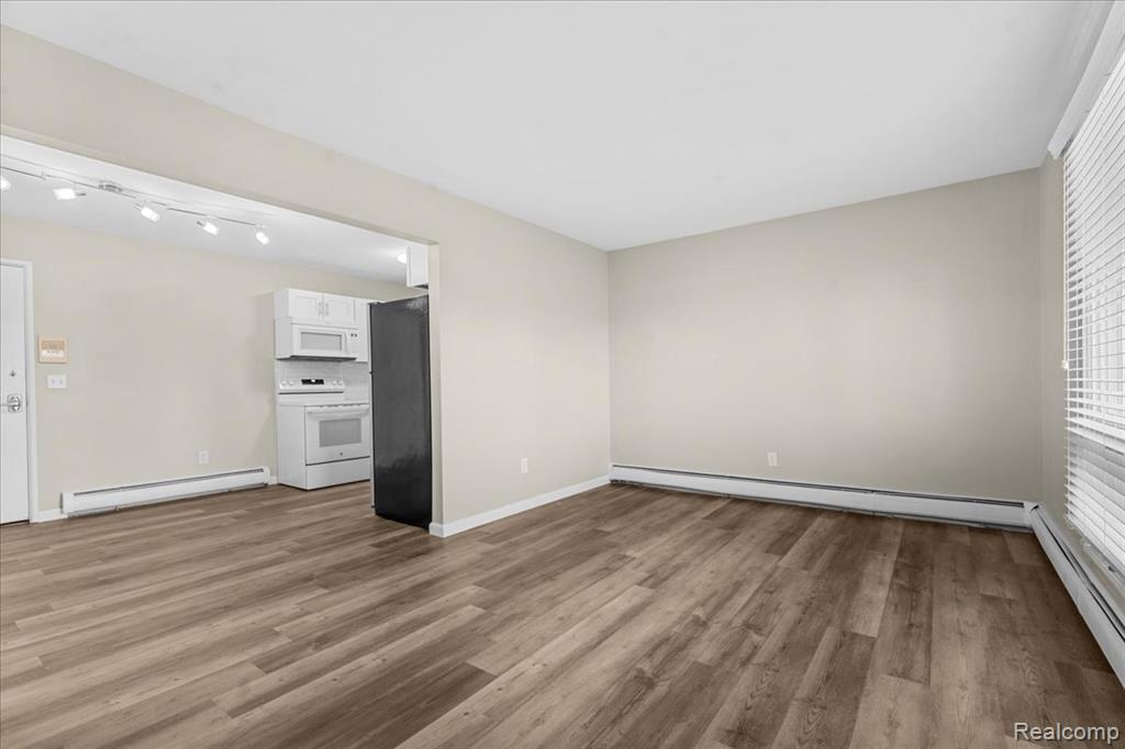 1545 CHERBONEAU, Detroit, MI 48207 — Photo 13