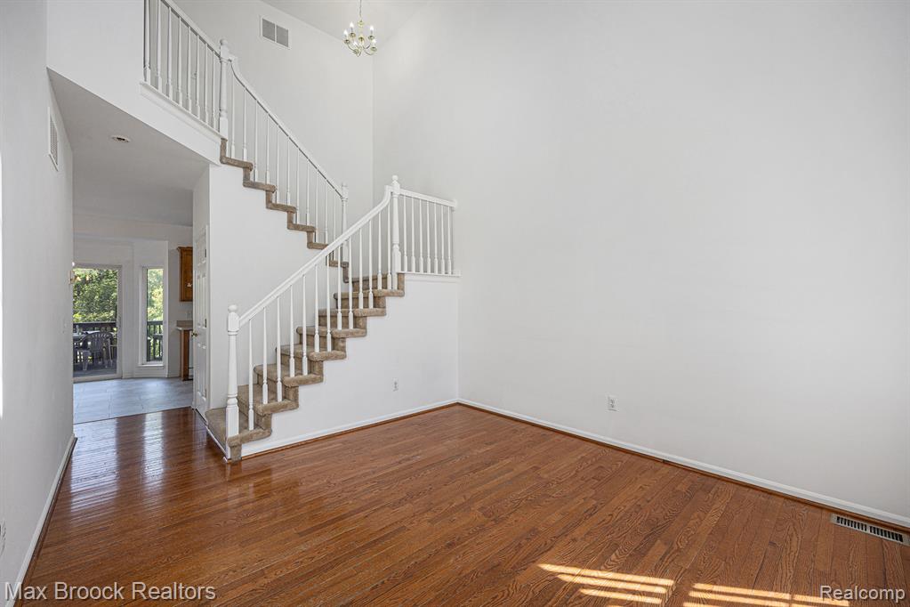 4899 Green Court, Shelby Twp, MI 48317 — Photo 3