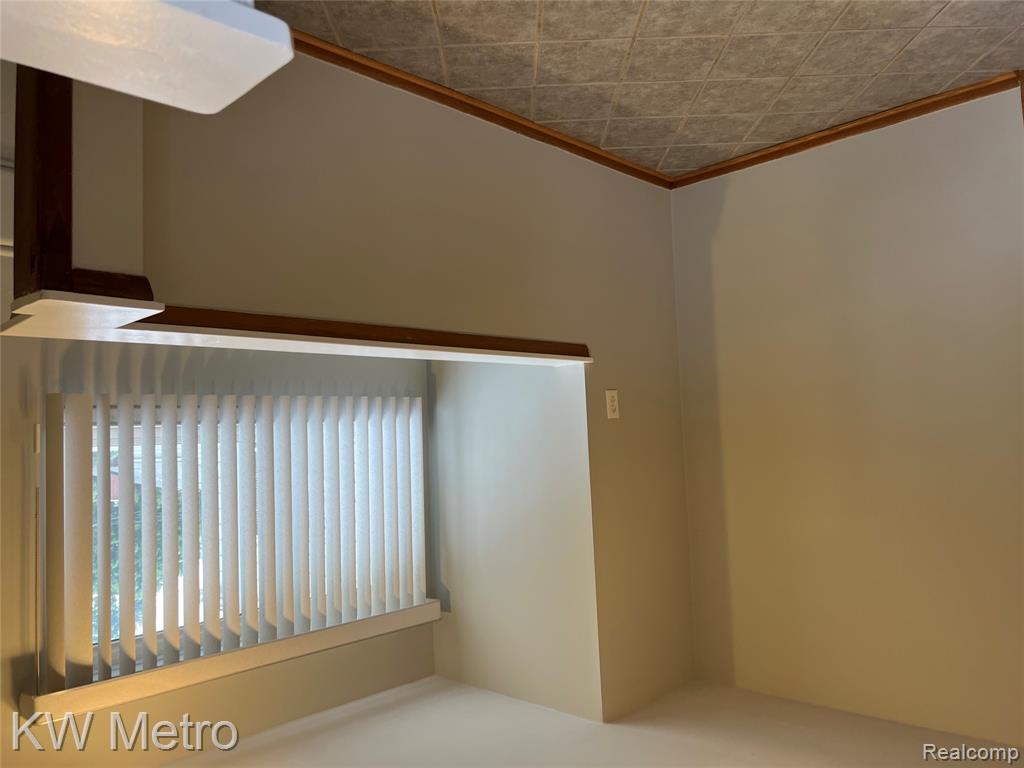 8251 Darlene Street, Warren, MI 48093 — Photo 18