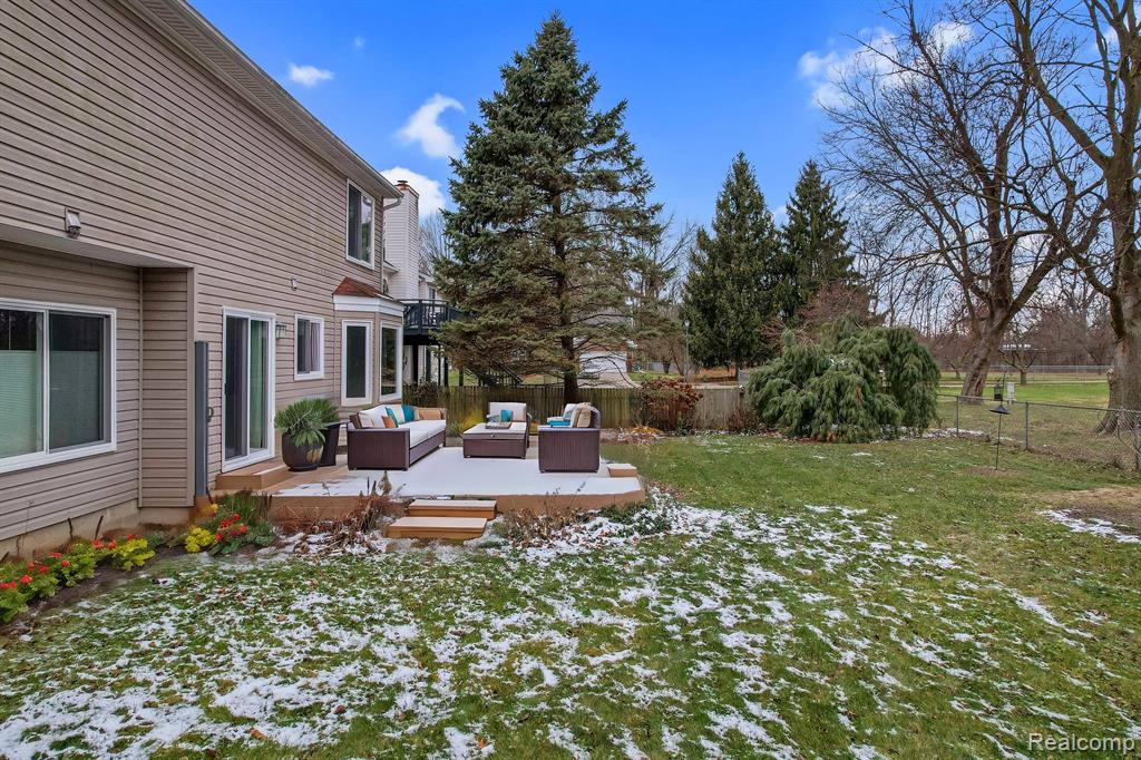 42860 BERKDALE Drive, Belleville, MI 48111 — Photo 15