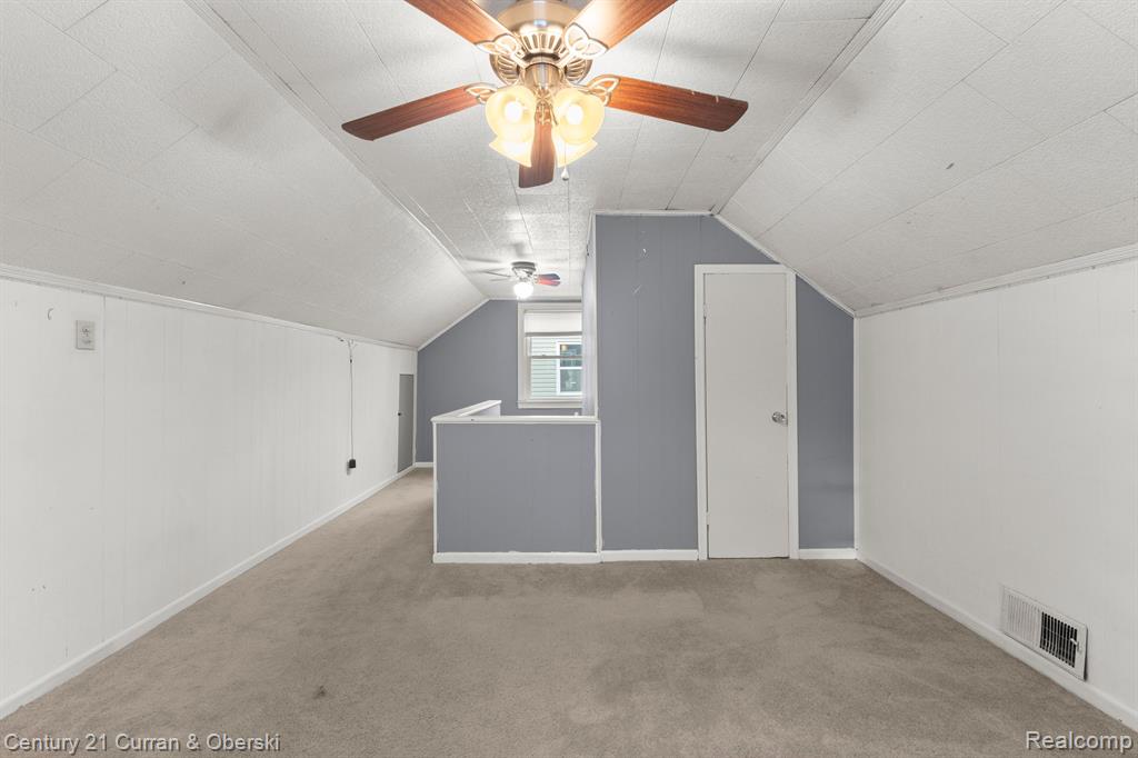 853 CLOVERLAWN Boulevard, Lincoln Park, MI 48146 — Photo 15