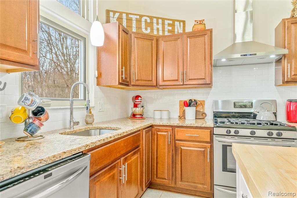 454 BREAKWATER, Belleville, MI 48111 — Photo 15