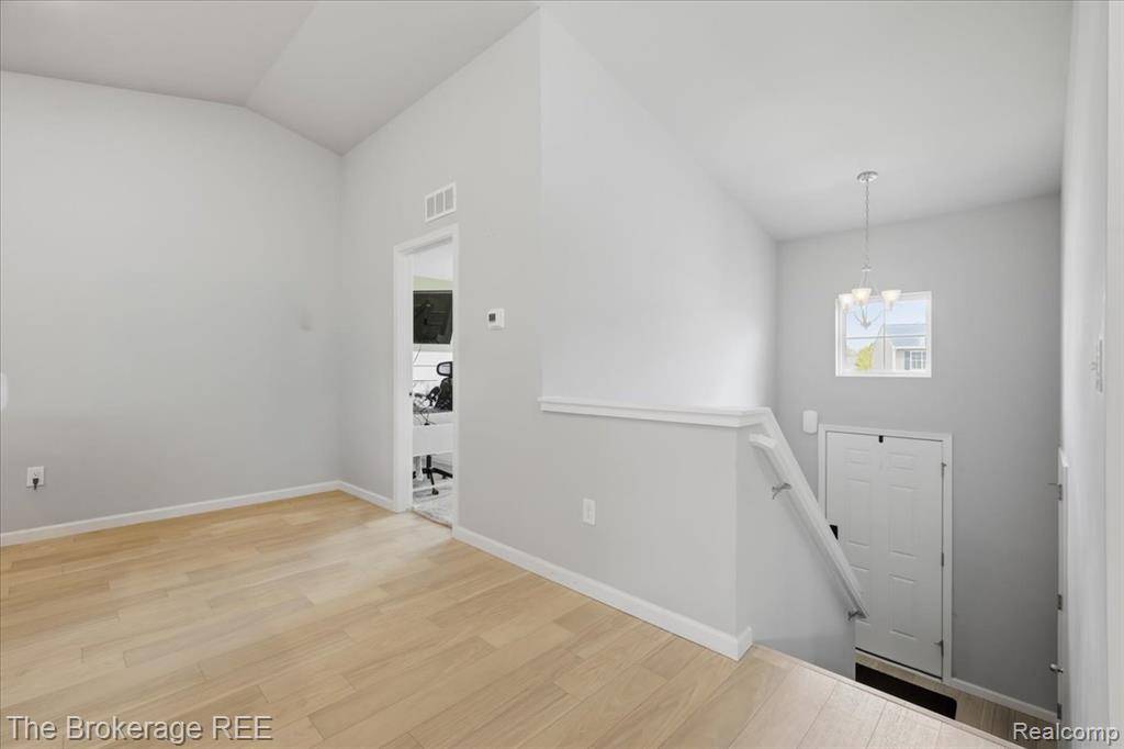 223 Creek Pointe Circle, Durand, MI 48429 — Photo 14
