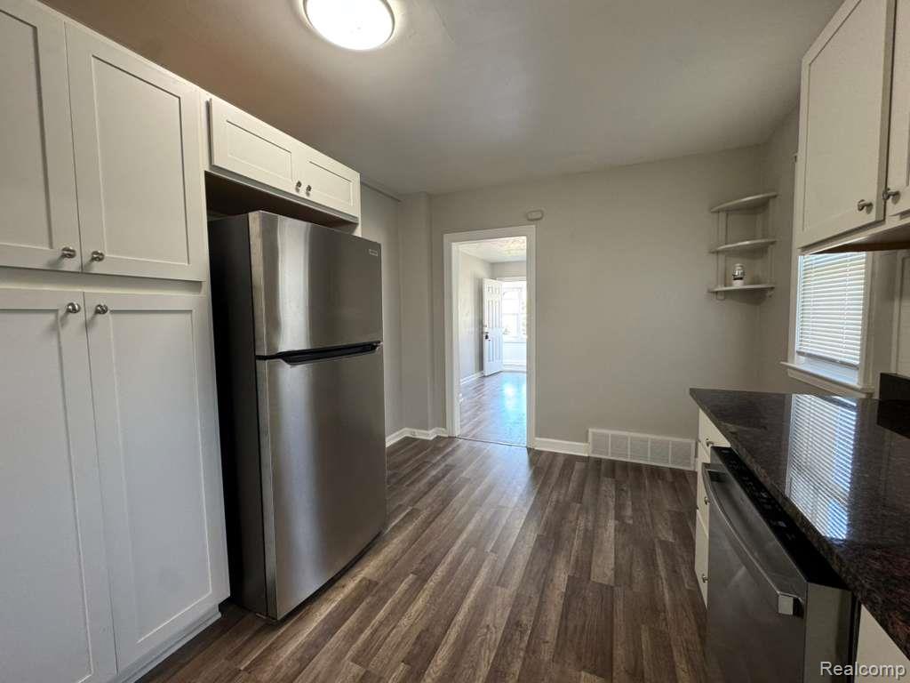 8734 Chalmers Avenue, Warren, MI 48089 — Photo 5