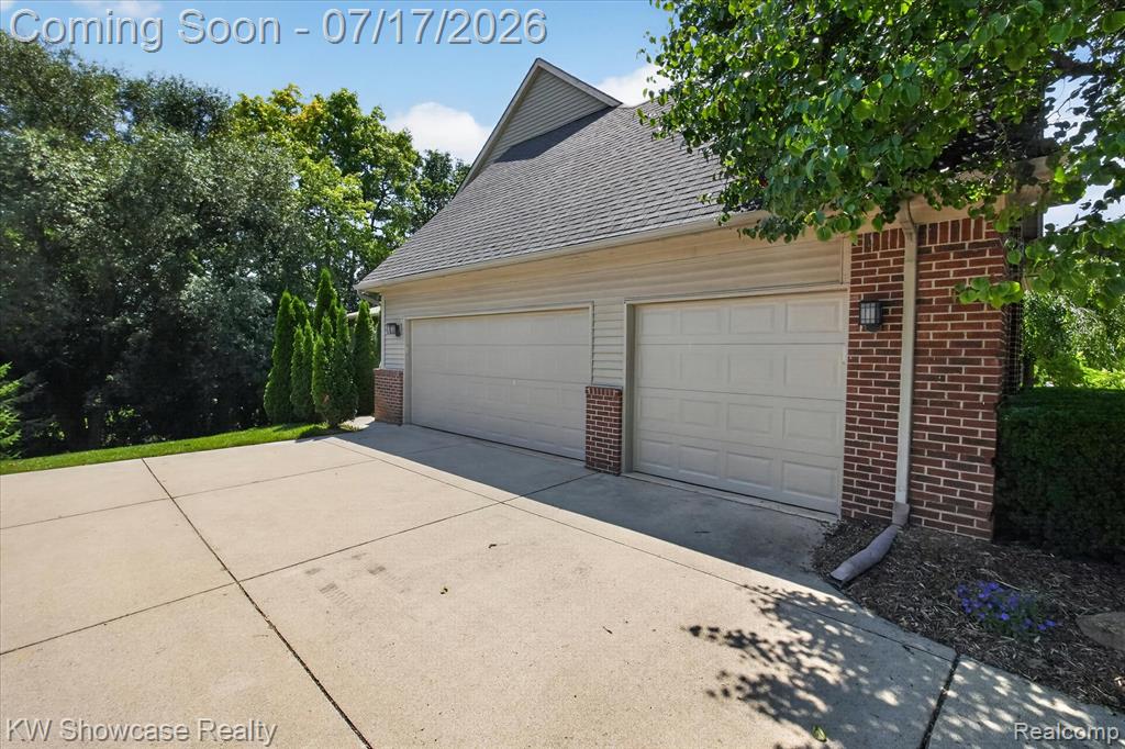 8265 Eastway Drive, White Lake, MI — Photo 46