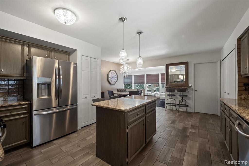 4926 Oak River Drive, Troy, MI 48098 — Photo 16