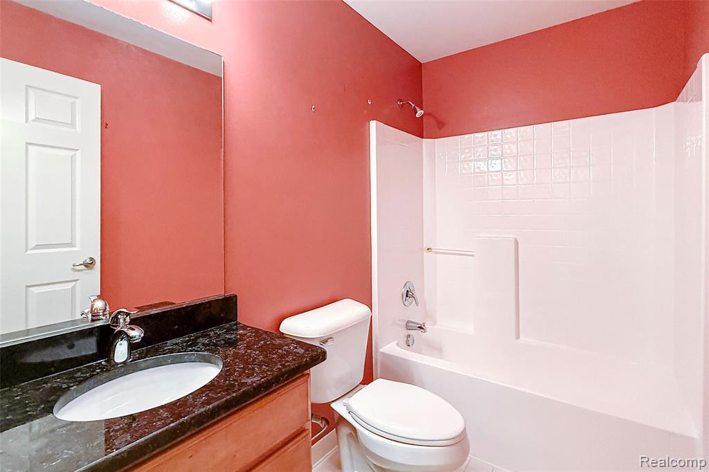 28560 Carlton Way Drive, Novi, MI — Photo 22