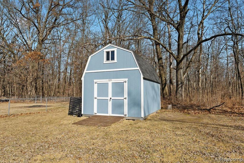 401 CHEROKEE Bend, Howell, MI 48843 — Photo 21