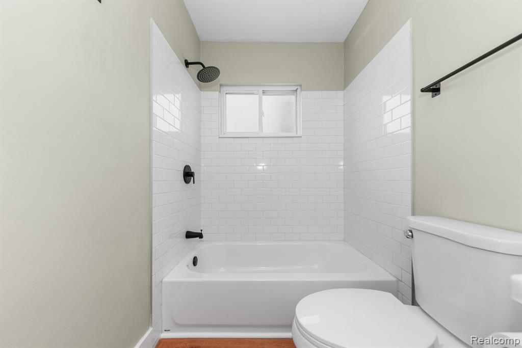 560 McMunn Street, South Lyon, MI 48178 — Photo 23