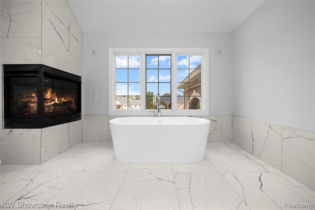 5512 Essex Court, West Bloomfield, MI — Photo 59