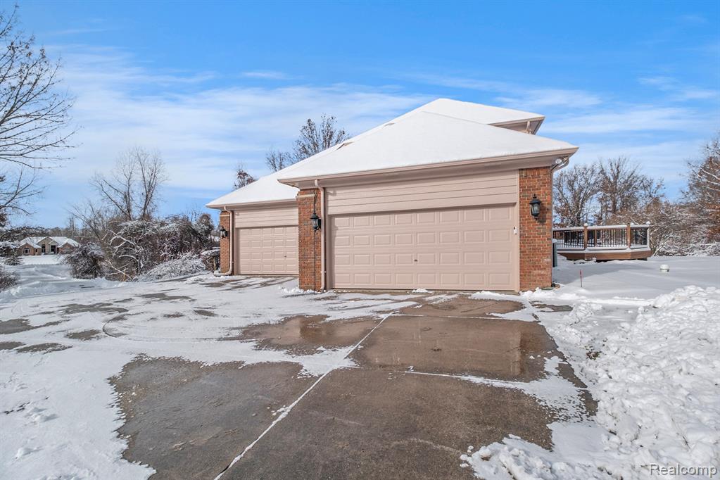 2298 Meadow Court, Leonard, MI 48367 — Photo 45