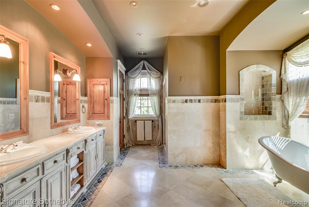 5350 Brewster Road, Rochester, MI 48306 — Photo 16