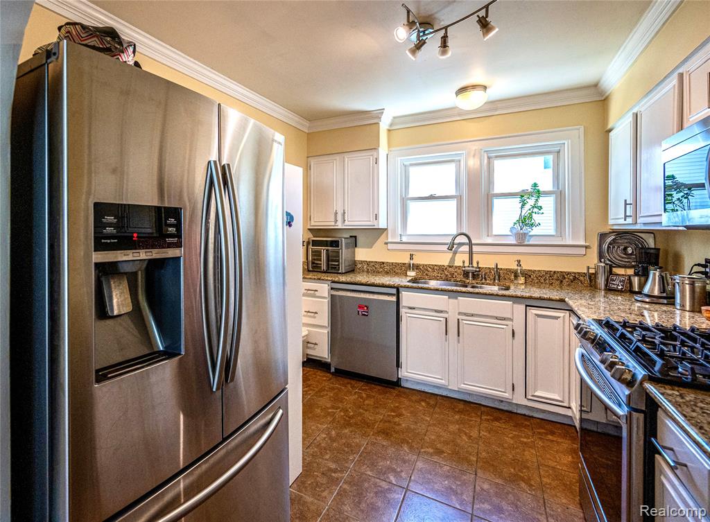 2979 Royal Avenue, Berkley, MI 48072 — Photo 2