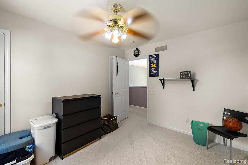 8057 PEBBLESTONE Drive, Ypsilanti, MI 48197 — Photo 23