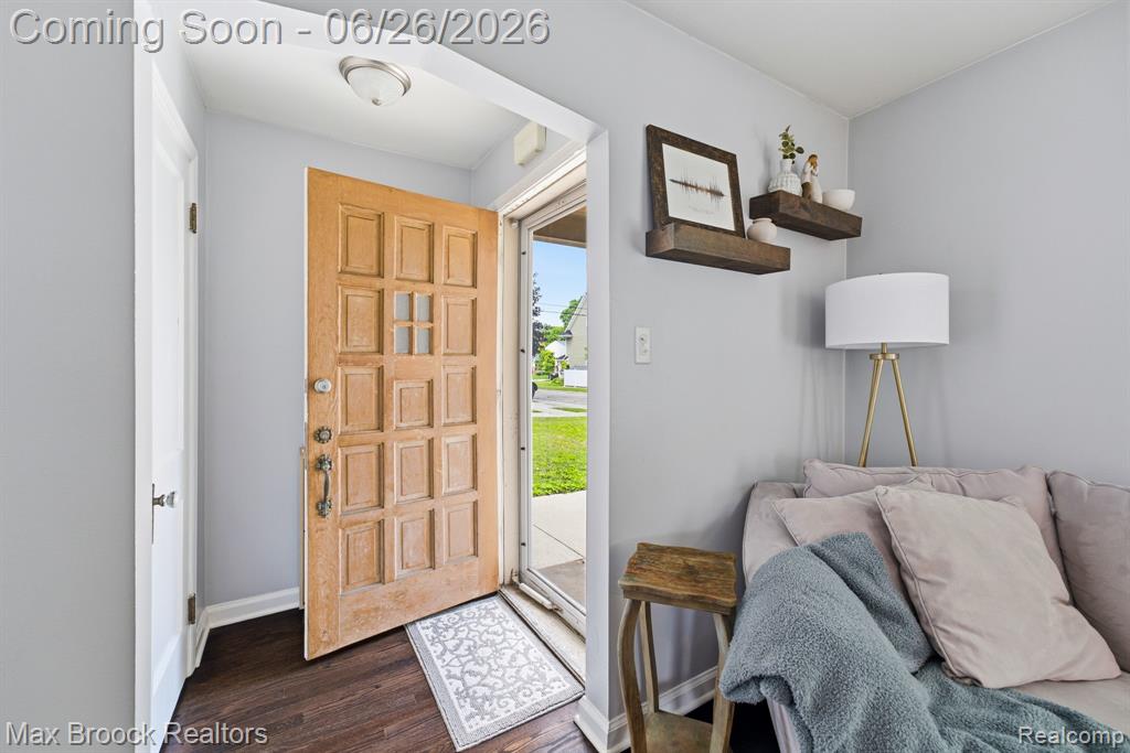 618 S Gainsborough Avenue, Royal Oak, MI 48067 — Photo 5