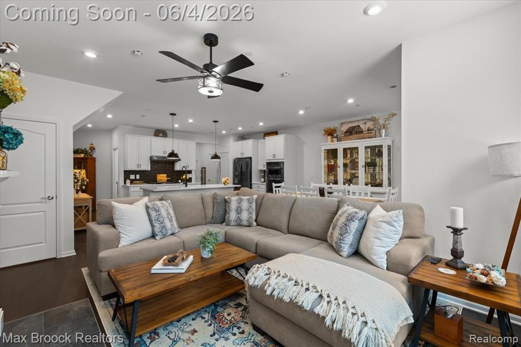 40115 Premier Drive, 22, Plymouth, MI 48170 — Photo 9