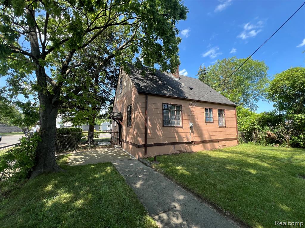 15643 W Chicago Street - Photo 3