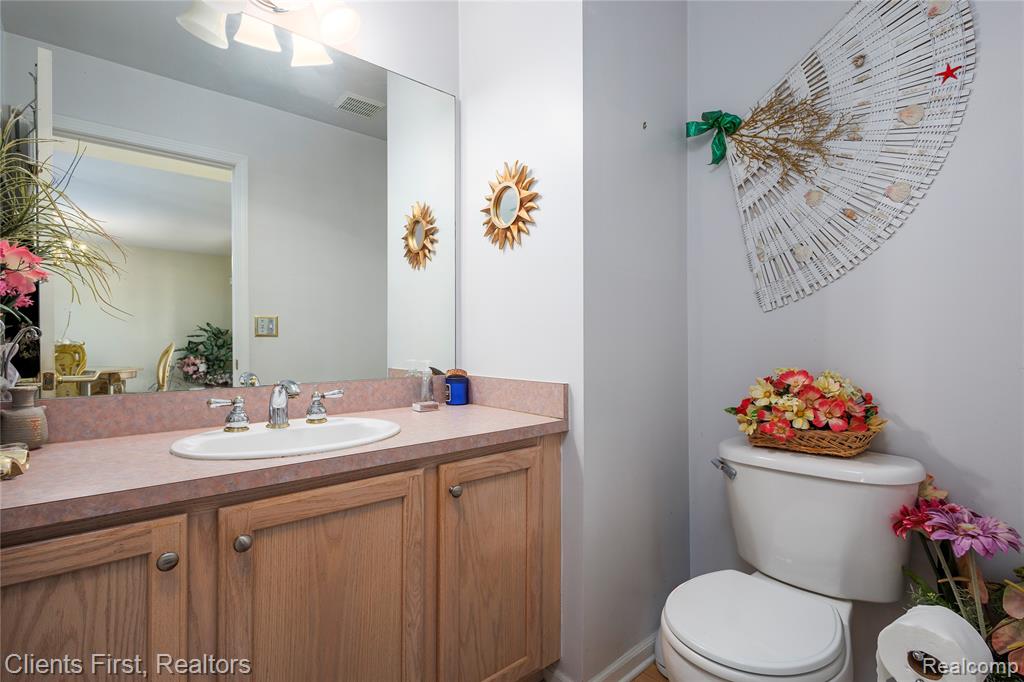 43103 Pond Bluff Drive, Van Buren, MI 48111 — Photo 11