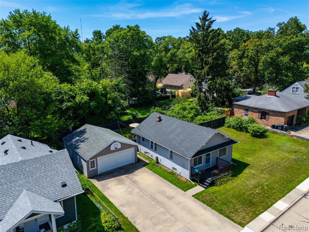 8431 Roseland Court, Oak Park, MI 48237 — Photo 2