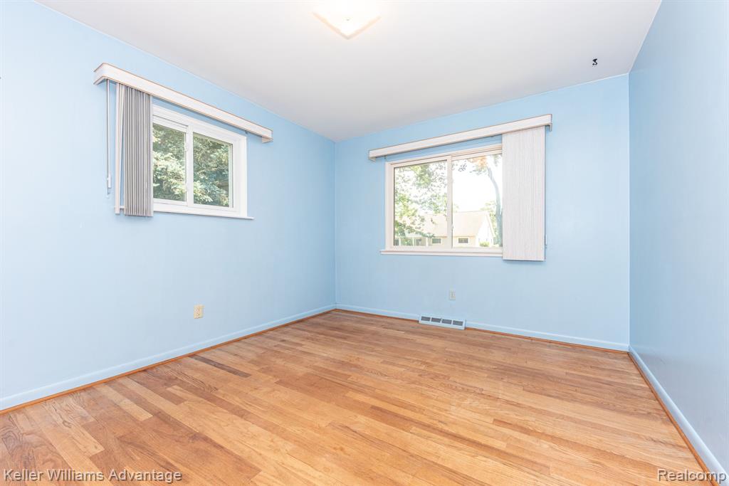 4460 Welland Drive, West Bloomfield, MI 48323 — Photo 12