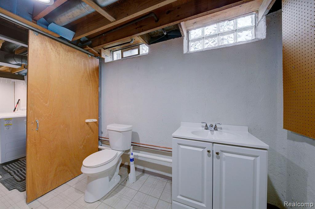8401 18 Mile Road, Unit 167, Sterling Heights, MI 48313 — Photo 16